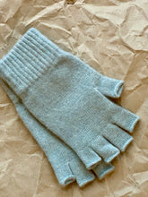 Load image into Gallery viewer, Cashmere Fingerless Gloves
